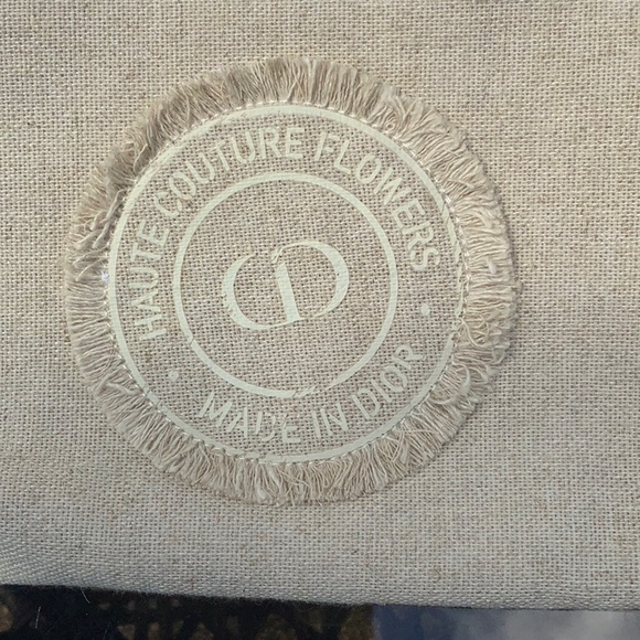 DIOR POUCH NEW IN BOX - Picture 2 of 7